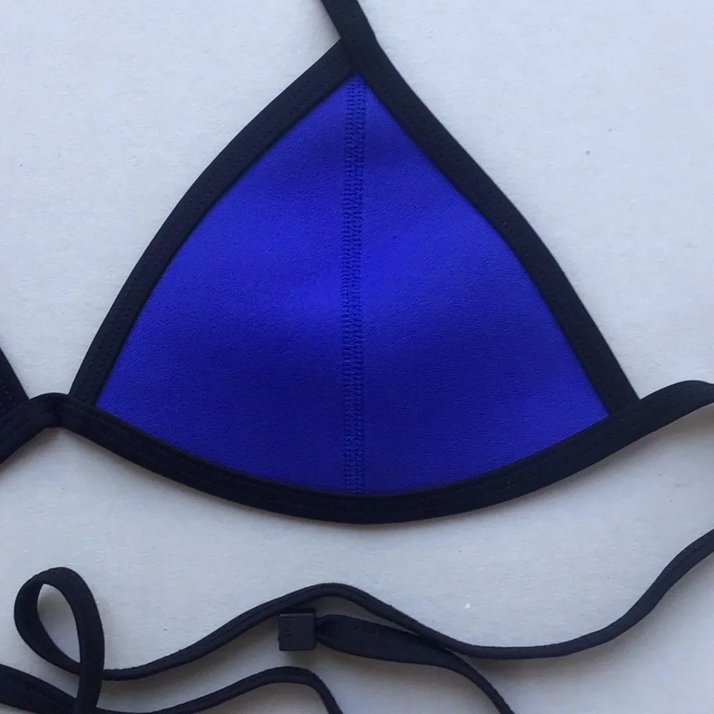 Triangl Chloe Blue and Black contrast Bikini top